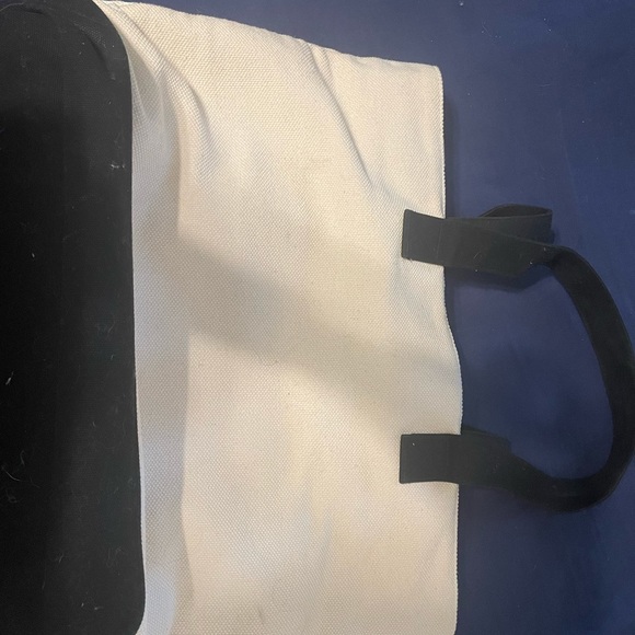 Oh, I’m in the king, Disney exclusive tote bag - Picture 2 of 2